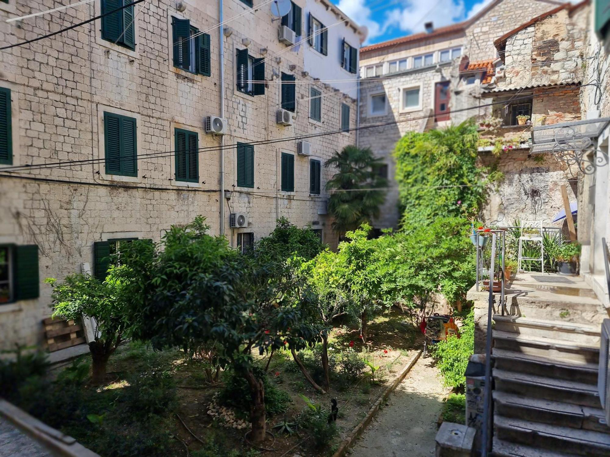 Center D16 In The Ancient Palace Apartment *